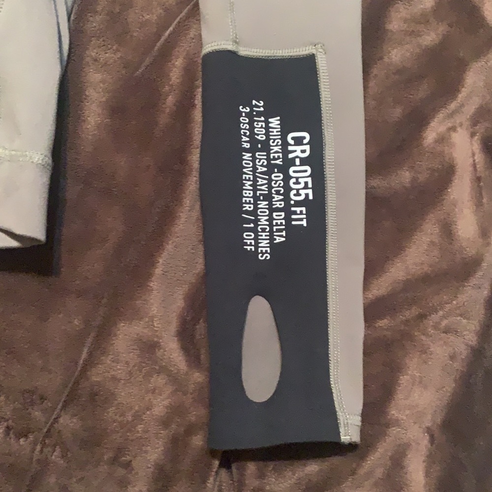 Reebok Pull Over - image 3